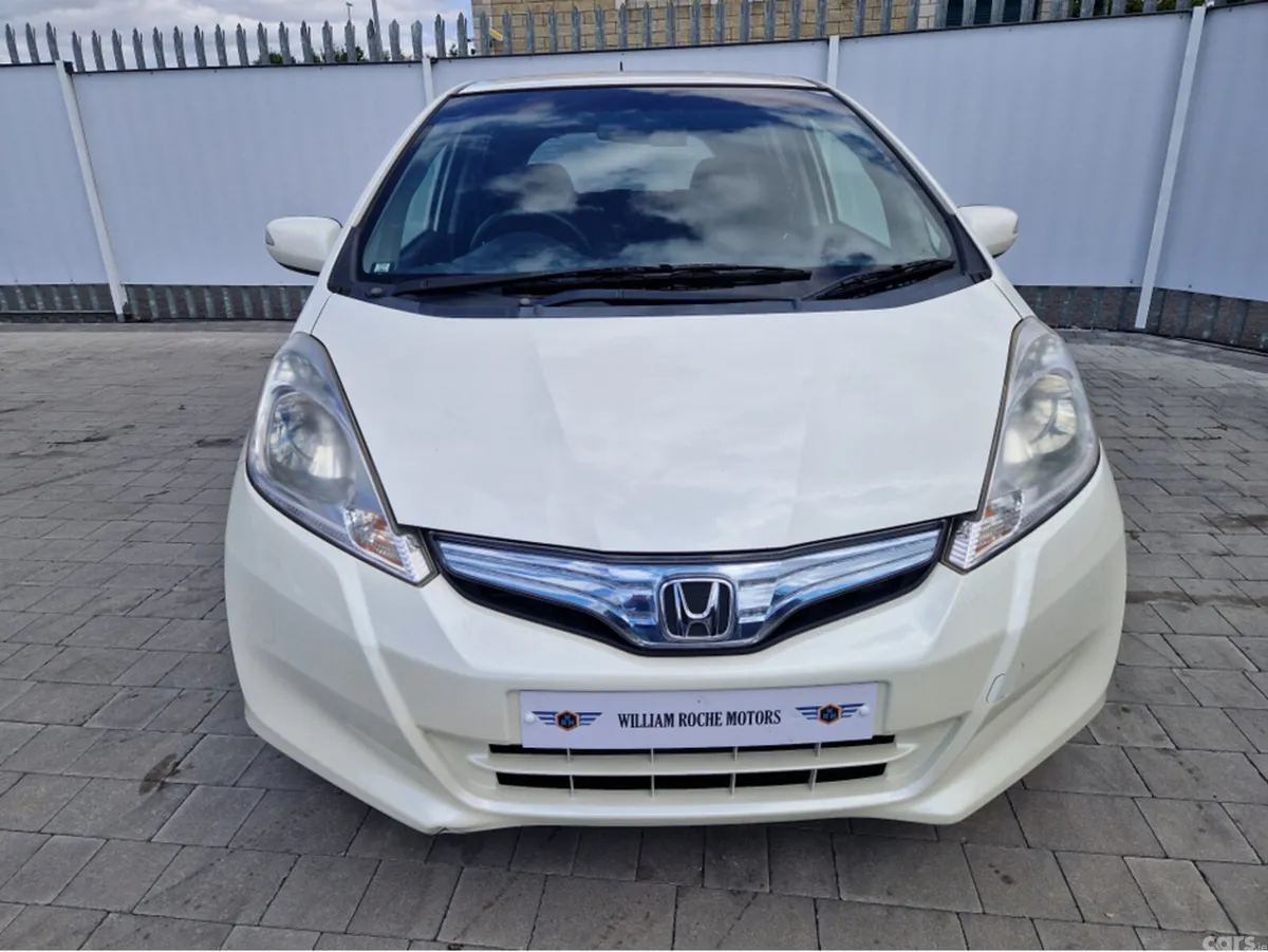 Honda Jazz Hatchback, Petrol Hybrid, 2011, White
