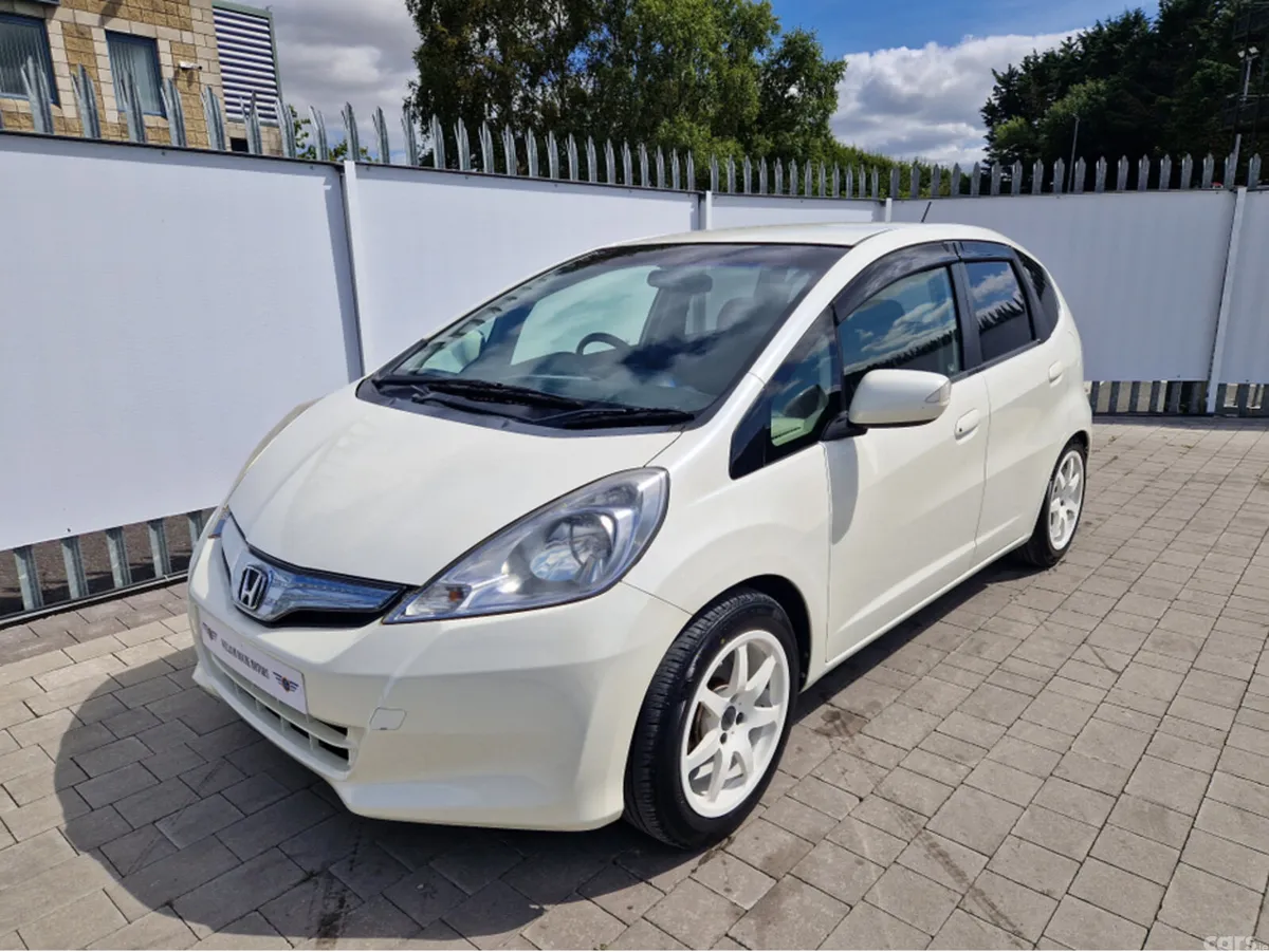 Honda Jazz Hatchback, Petrol Hybrid, 2011, White