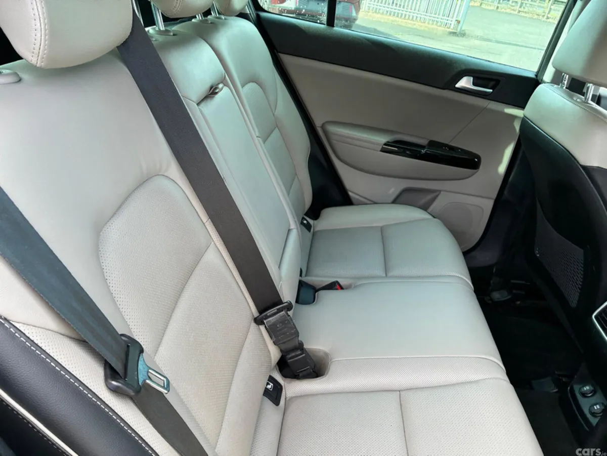 Kia Sportage MPV, Diesel Hybrid, 2021, Black