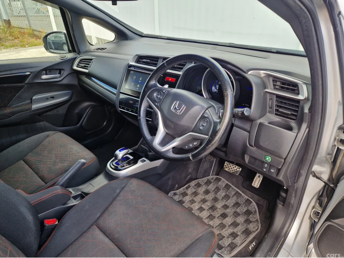 Honda Fit Hatchback, Petrol Hybrid, 2014, Silver
