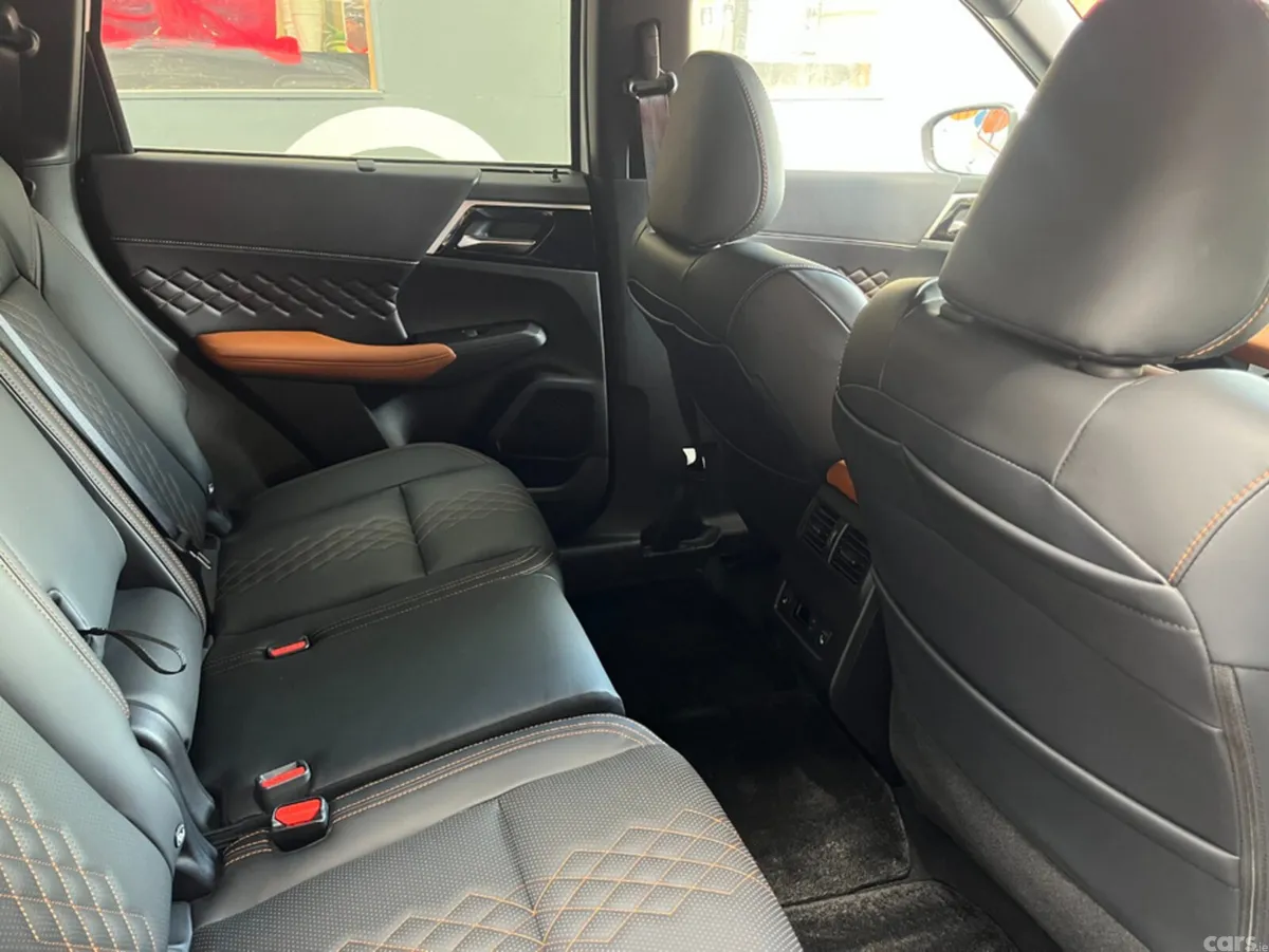 Mitsubishi Outlander SUV, Petrol Plug-in Hybrid, 2024, White