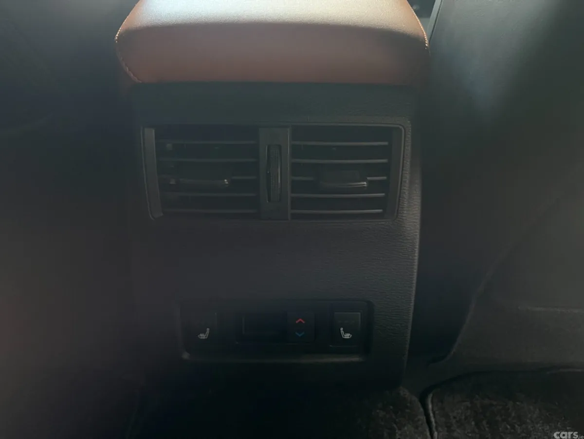 Mitsubishi Outlander SUV, Petrol Plug-in Hybrid, 2024, White