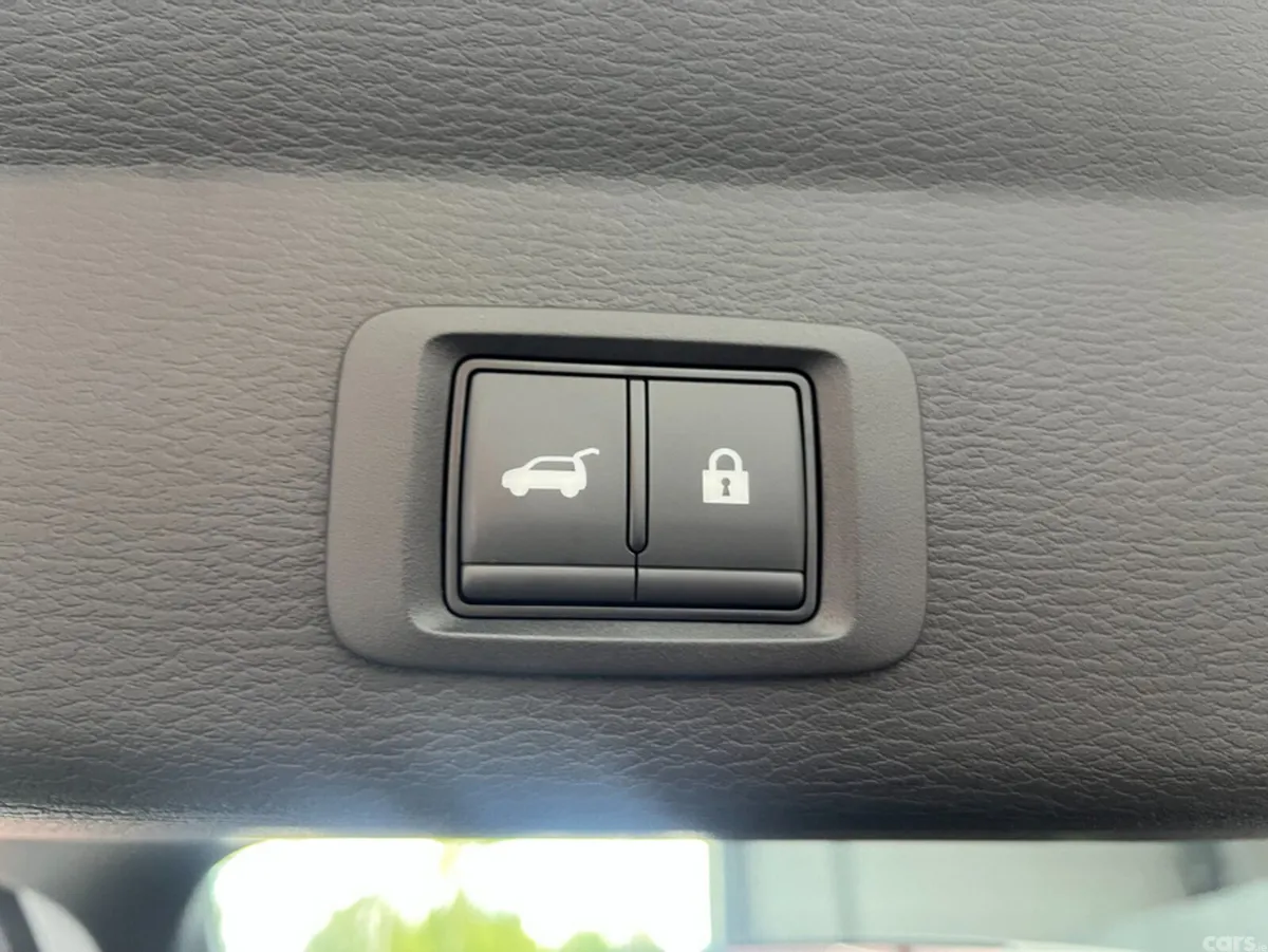 Mitsubishi Outlander SUV, Petrol Plug-in Hybrid, 2024, White