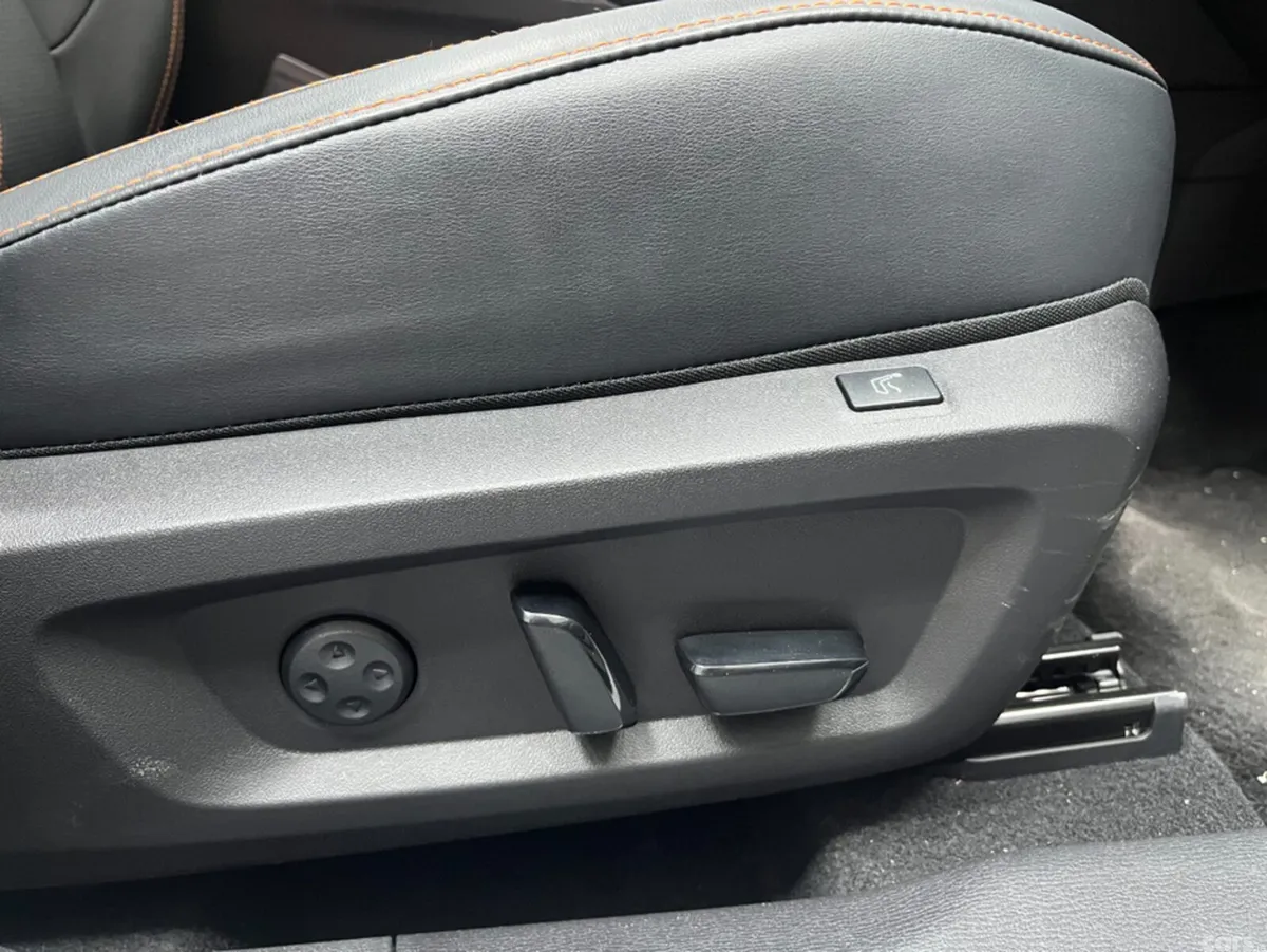 Mitsubishi Outlander SUV, Petrol Plug-in Hybrid, 2024, White