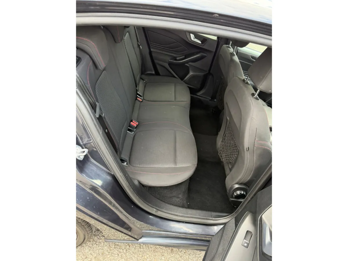 Ford Focus Hatchback, Diesel, 2021, Blue