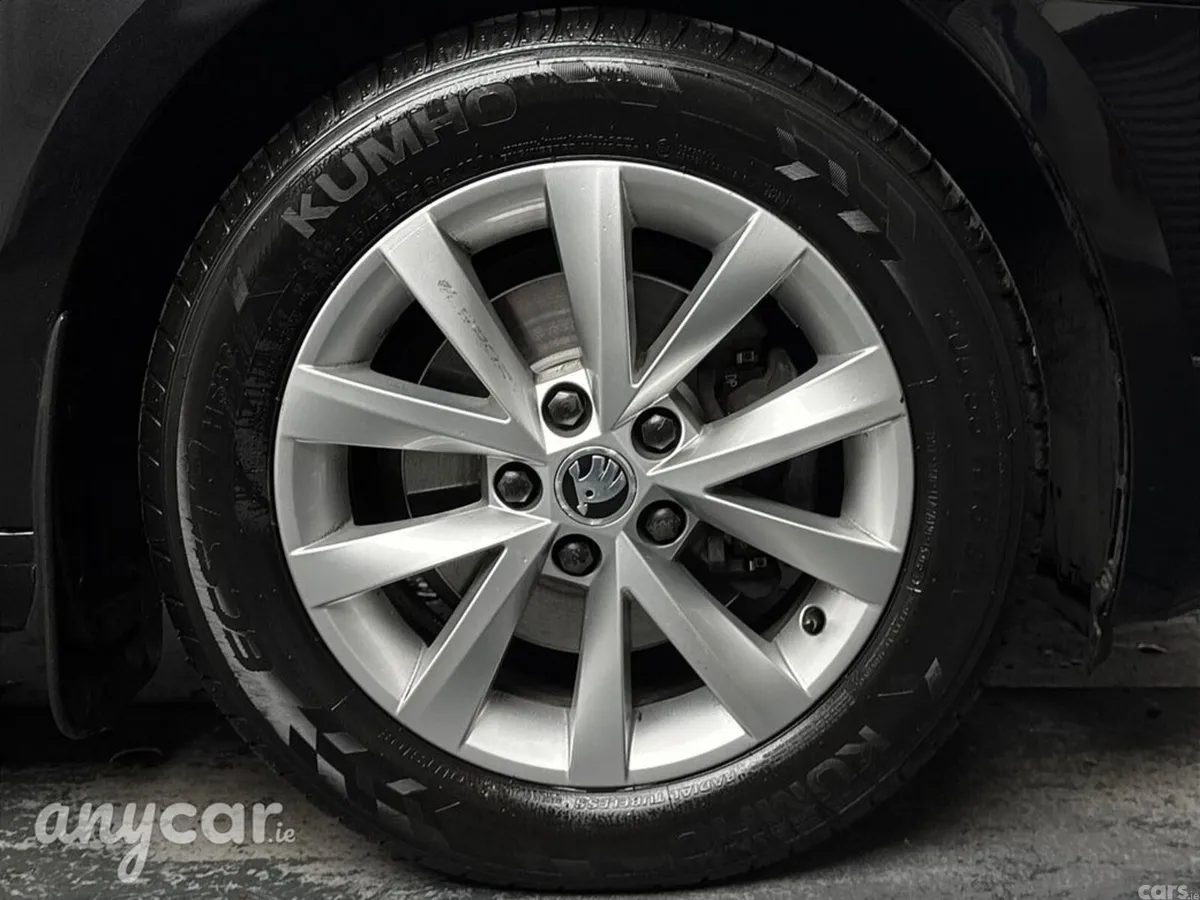 Skoda Octavia Saloon, Petrol, 2020, Black