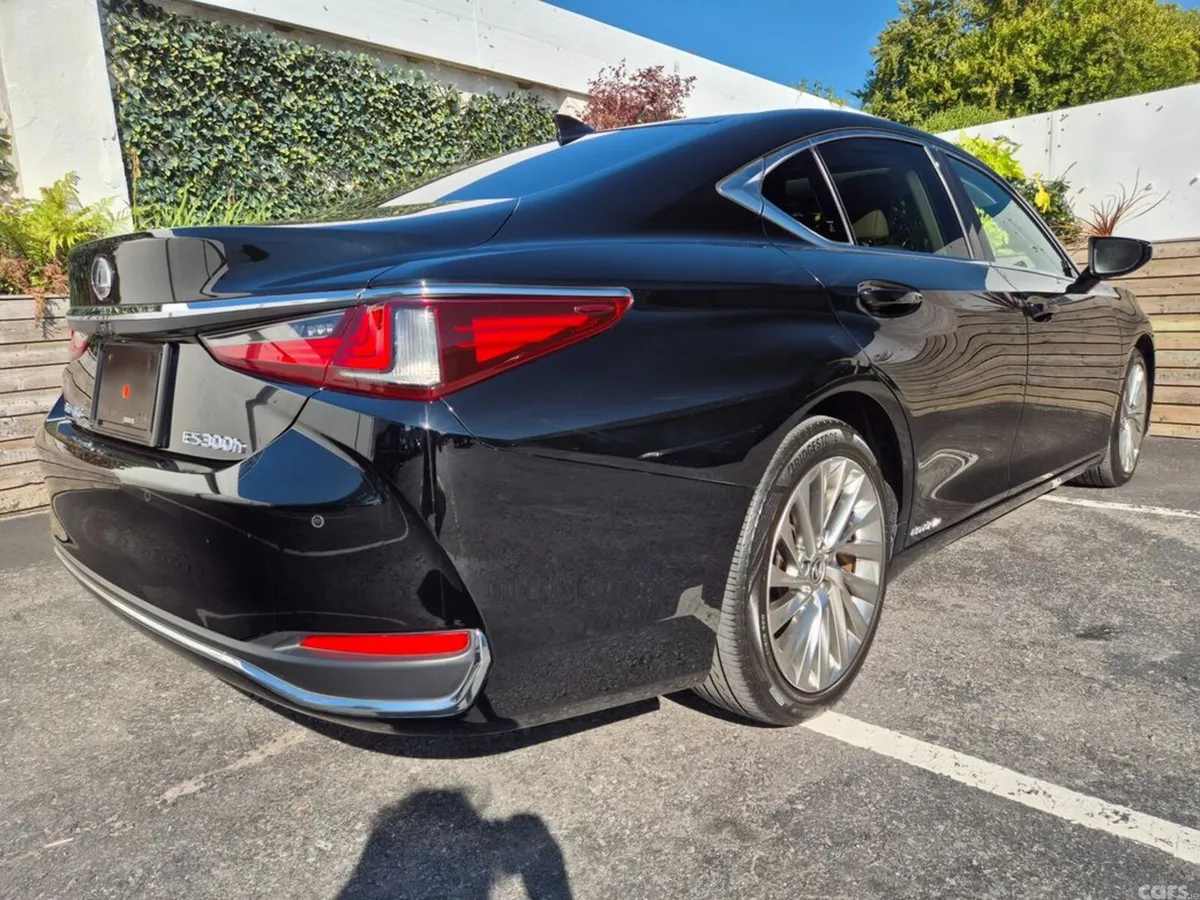 Lexus ES Saloon, Petrol Hybrid, 2021, Black