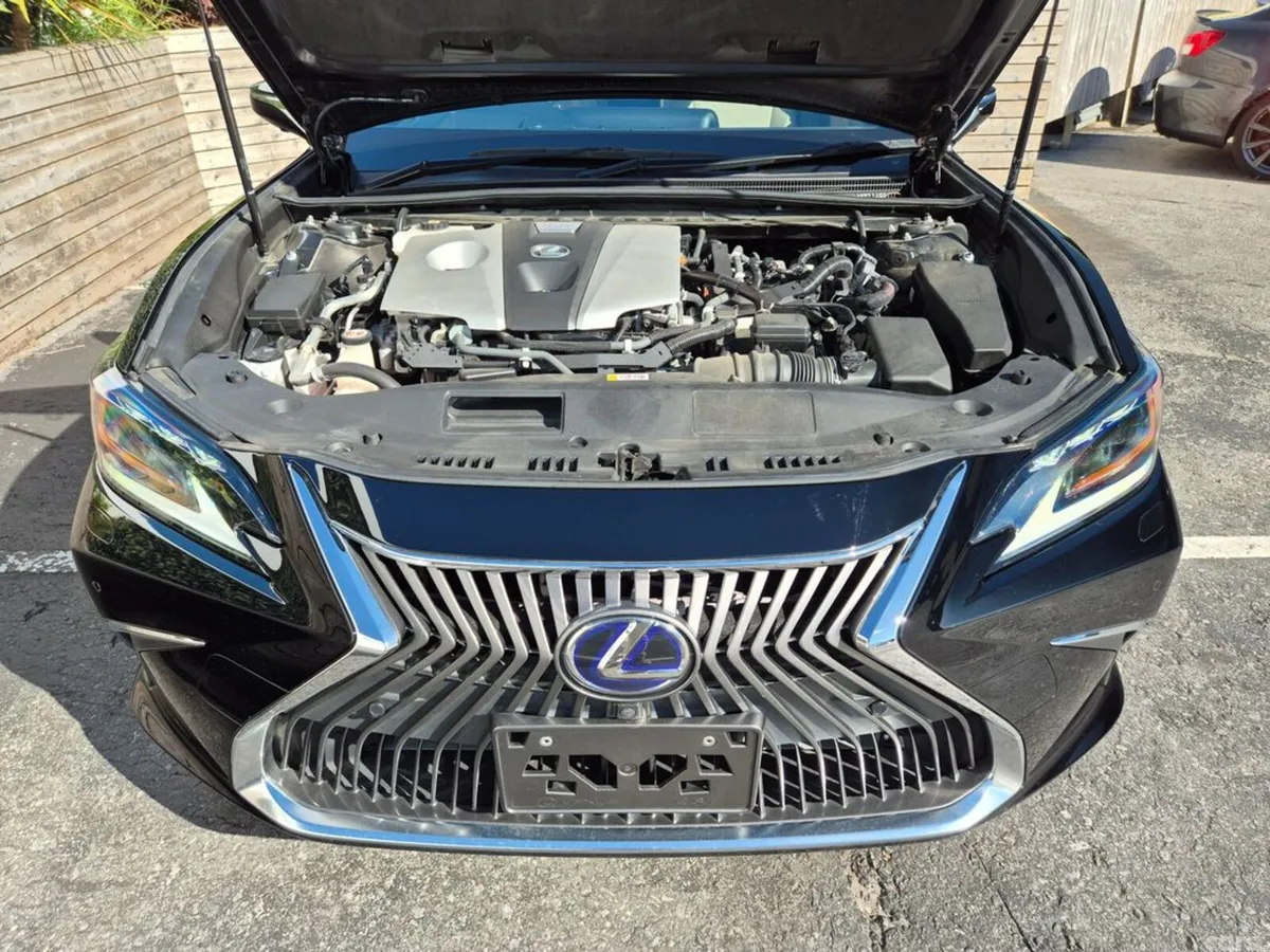 Lexus ES Saloon, Petrol Hybrid, 2021, Black