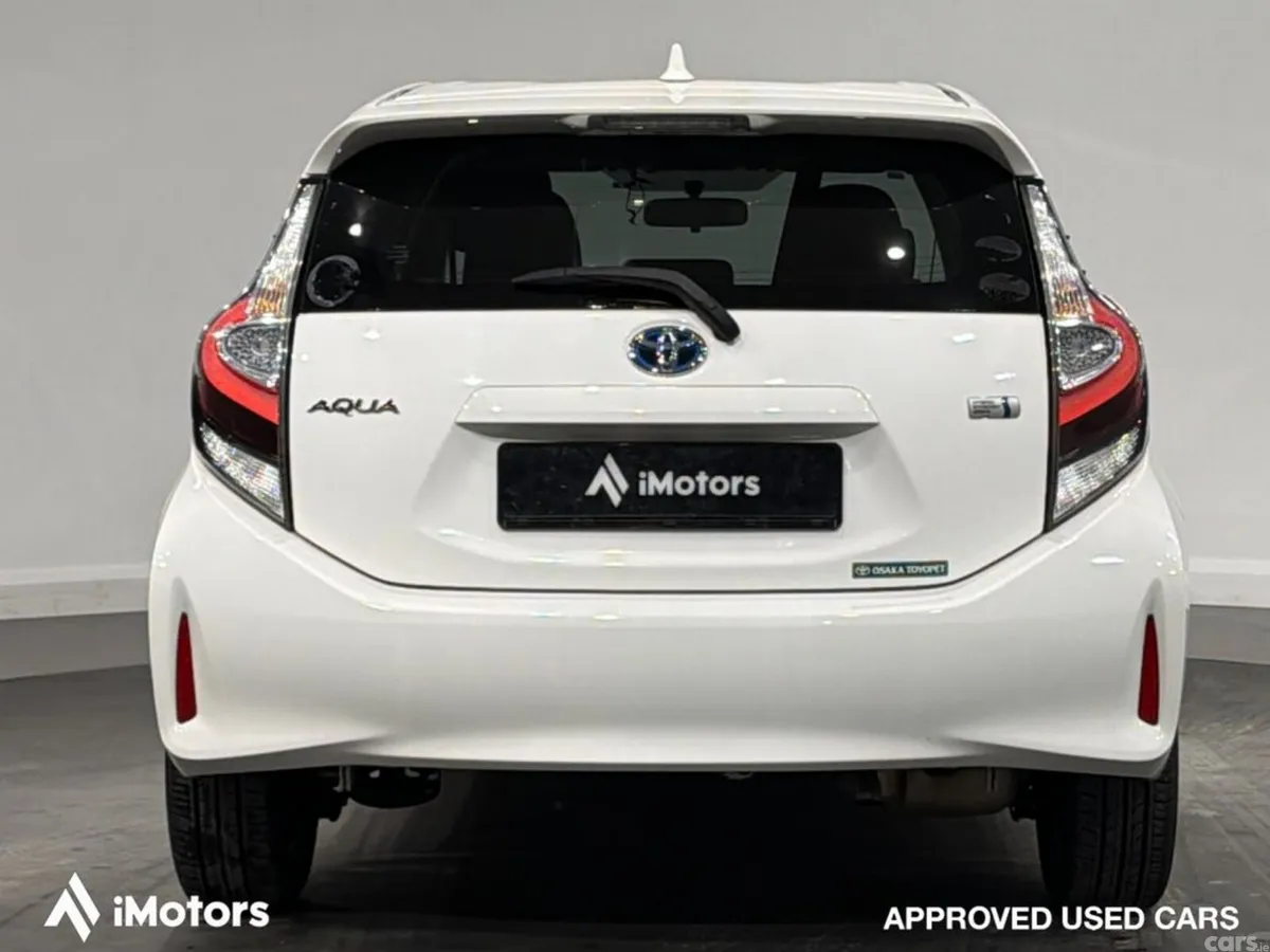 Toyota Aqua Hatchback, Petrol Hybrid, 2021, White