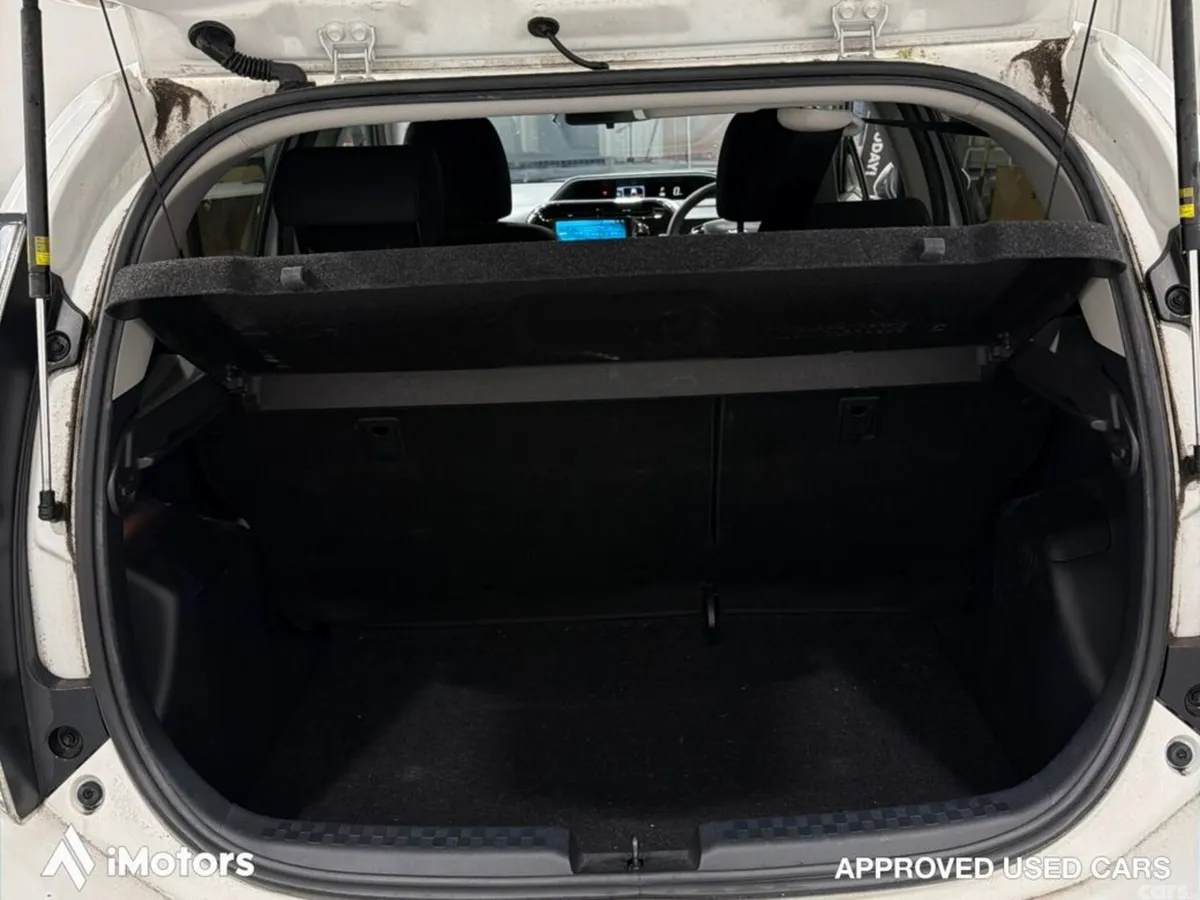 Toyota Aqua Hatchback, Petrol Hybrid, 2021, White
