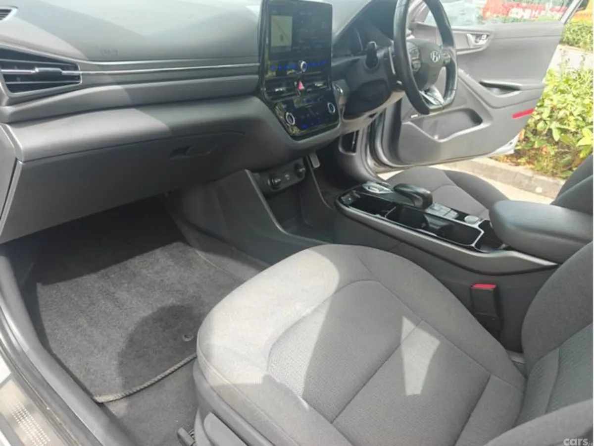 Hyundai IONIQ Hatchback, Electric, 2021, Silver