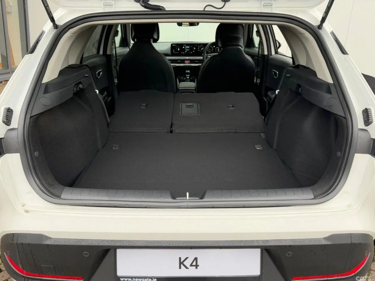 Kia K4 Hatchback, Petrol, 2026, White
