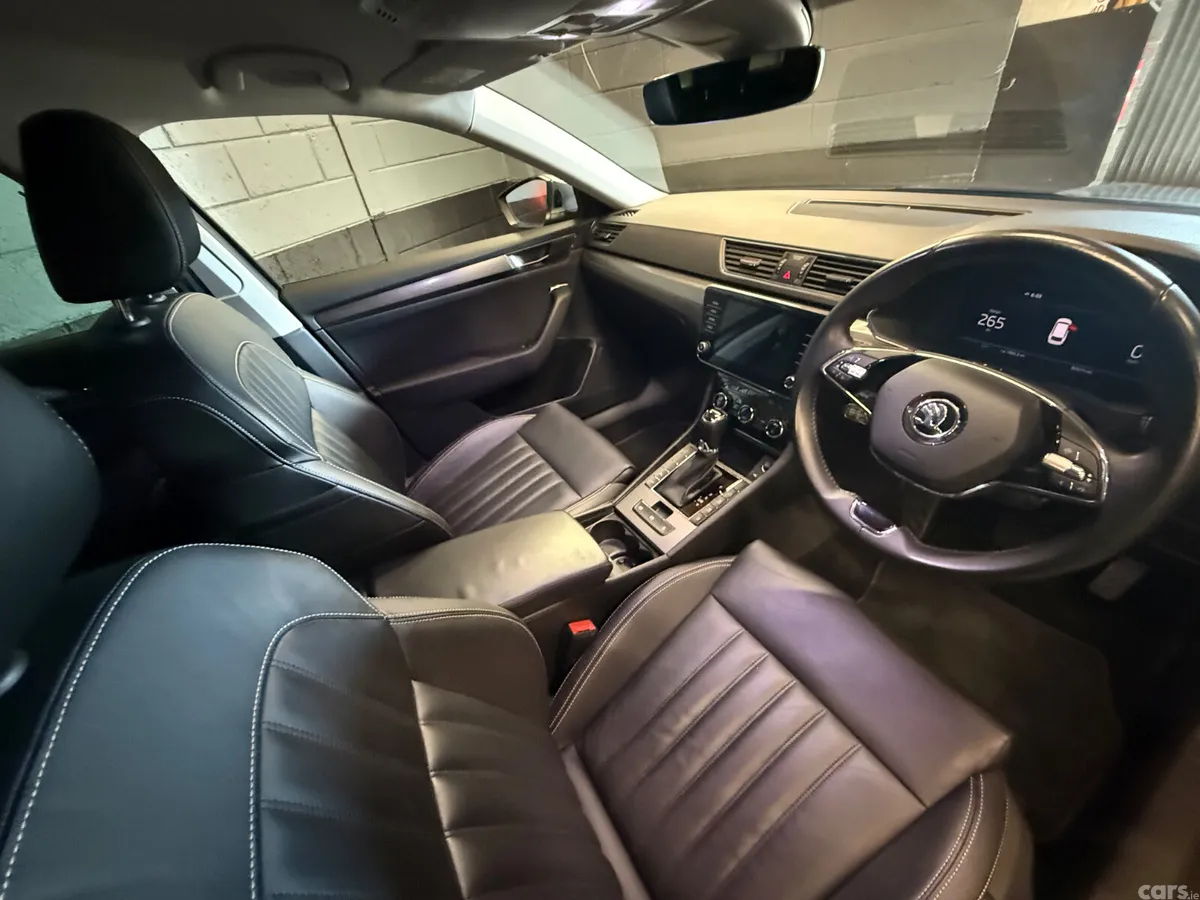 Skoda Superb Estate, Petrol Plug-in Hybrid, 2023, Grey