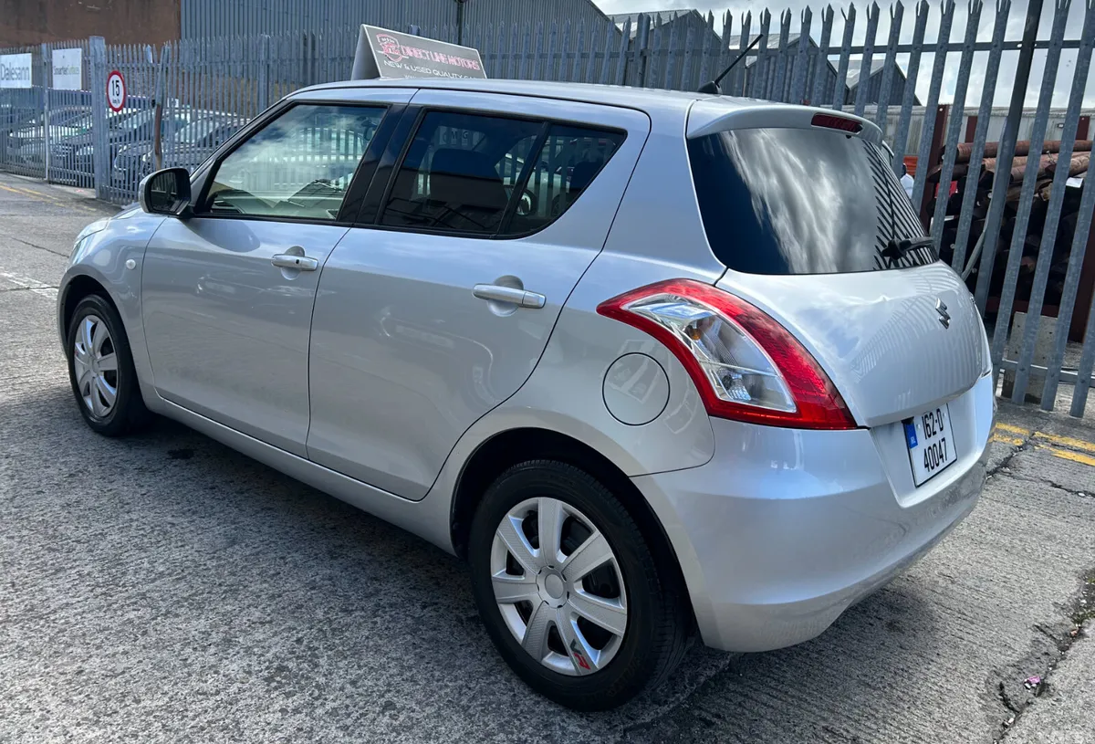 Suzuki Swift Hatchback, Petrol, 2016, Silver