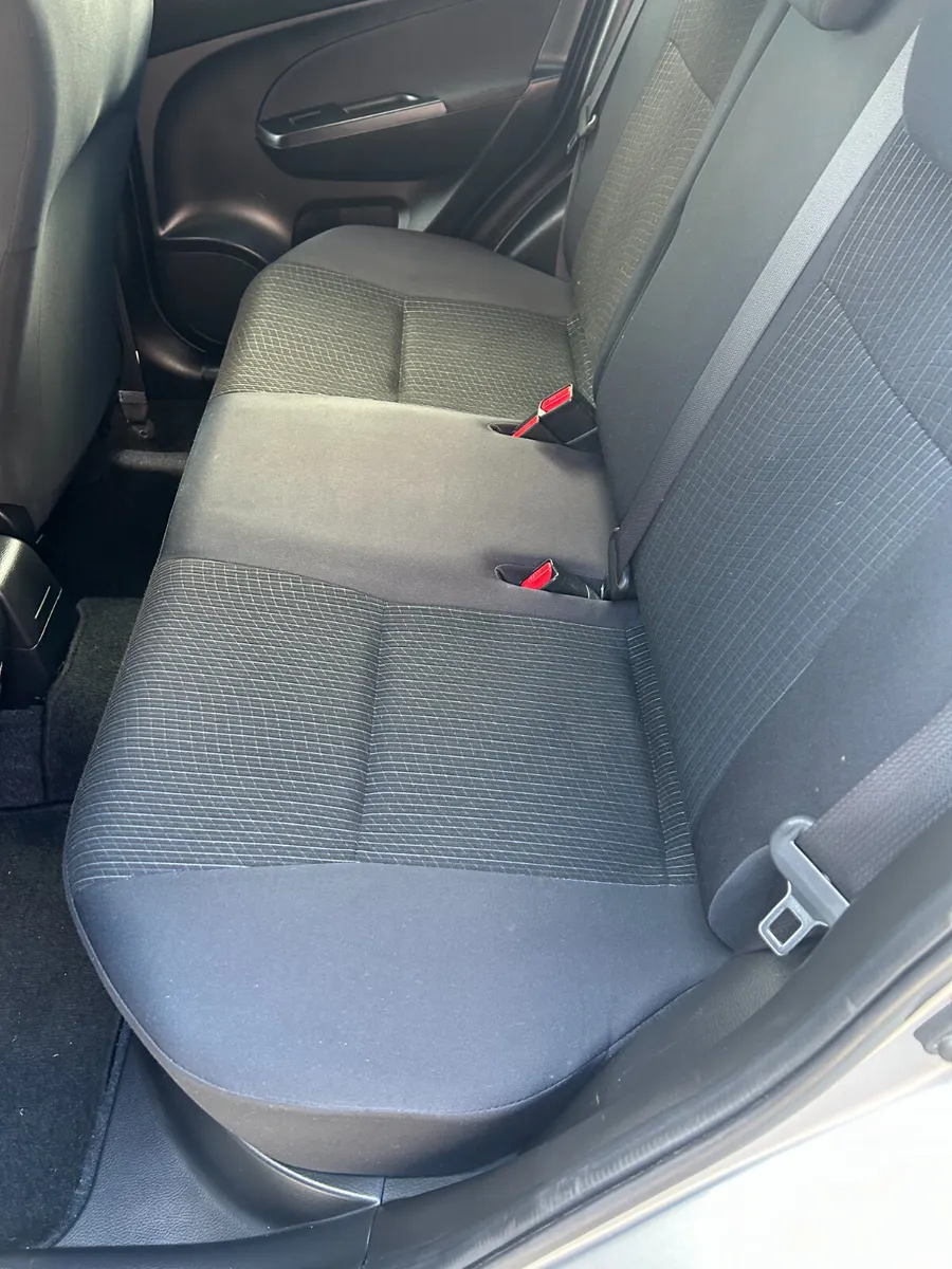 Suzuki Swift Hatchback, Petrol, 2016, Silver