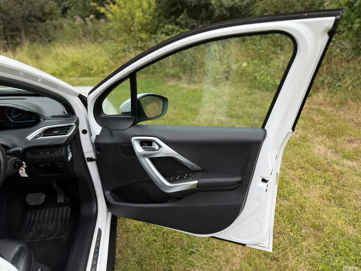 Peugeot 2008 SUV, Petrol, 2018, White