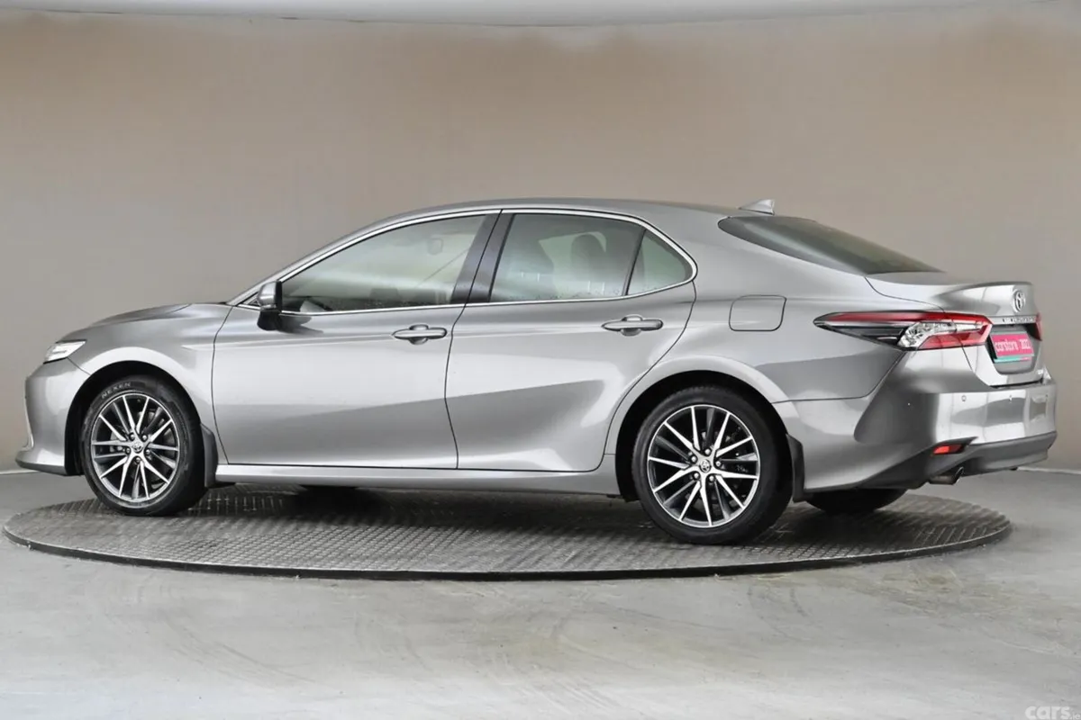 Toyota Camry Saloon, Petrol Hybrid, 2022, Grey