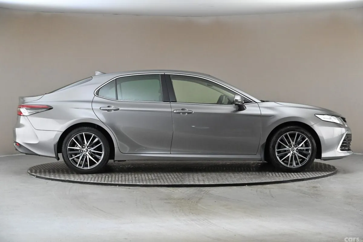 Toyota Camry Saloon, Petrol Hybrid, 2022, Grey