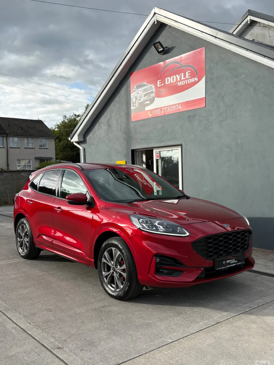 Ford Kuga SUV, Petrol Hybrid, 2023, Red