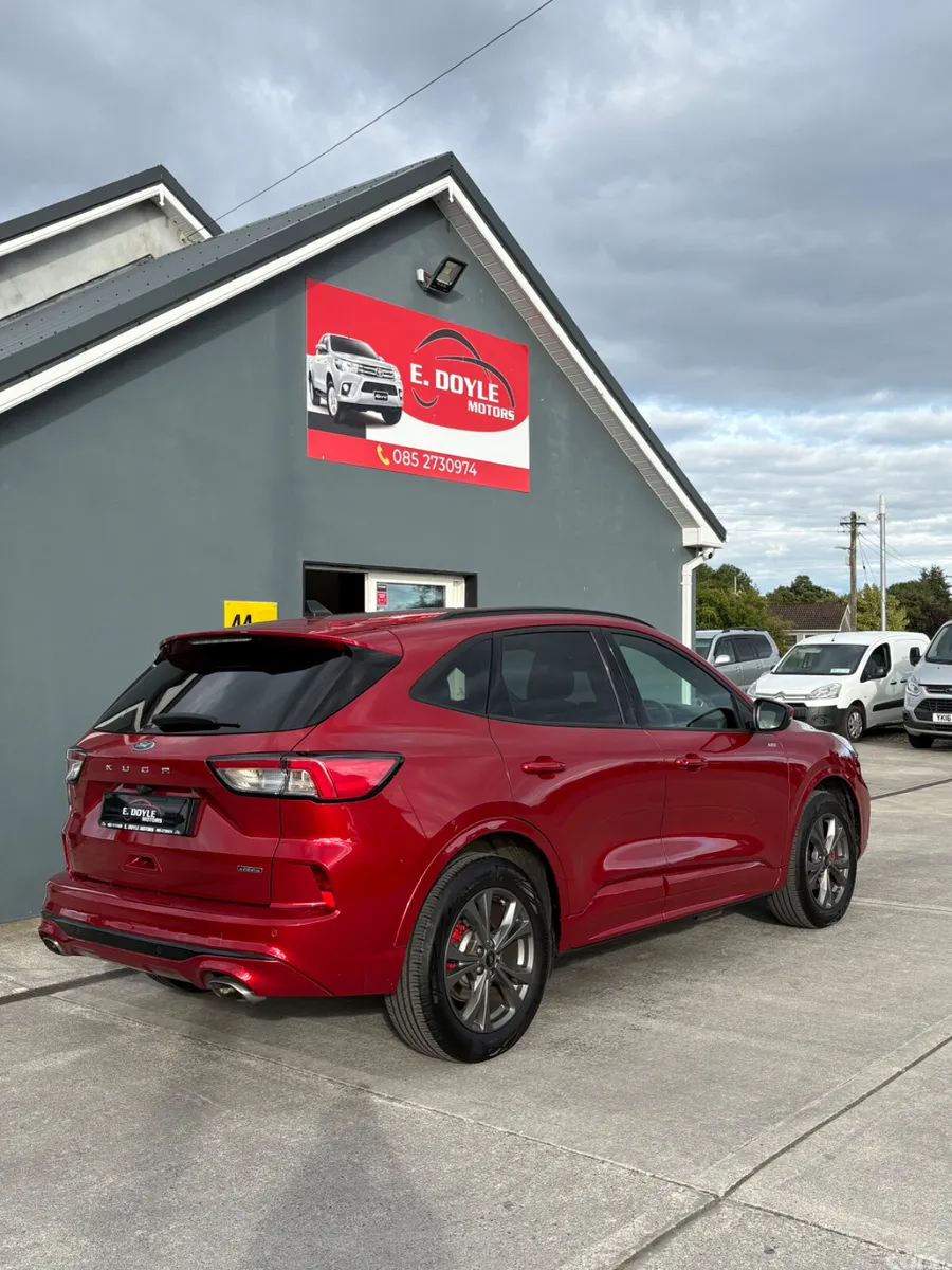 Ford Kuga SUV, Petrol Hybrid, 2023, Red