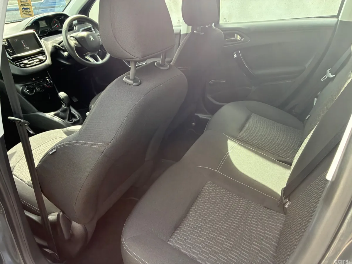 Peugeot 208 Hatchback, Diesel, 2016, Grey