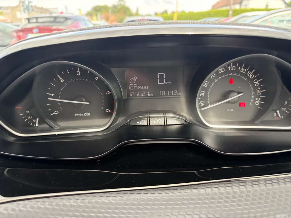 Peugeot 2008 SUV, Diesel, 2016, Grey