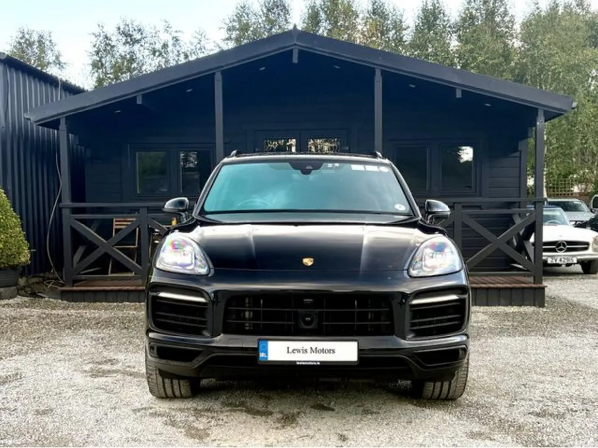 Porsche Cayenne Estate, Petrol Plug-in Hybrid, 2023, Black