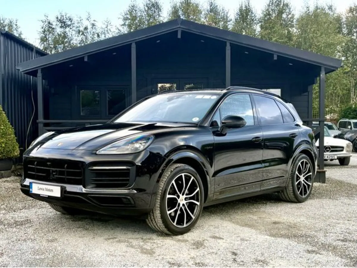 Porsche Cayenne Estate, Petrol Plug-in Hybrid, 2023, Black