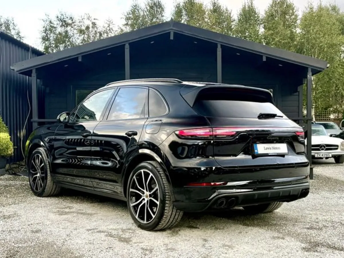 Porsche Cayenne Estate, Petrol Plug-in Hybrid, 2023, Black