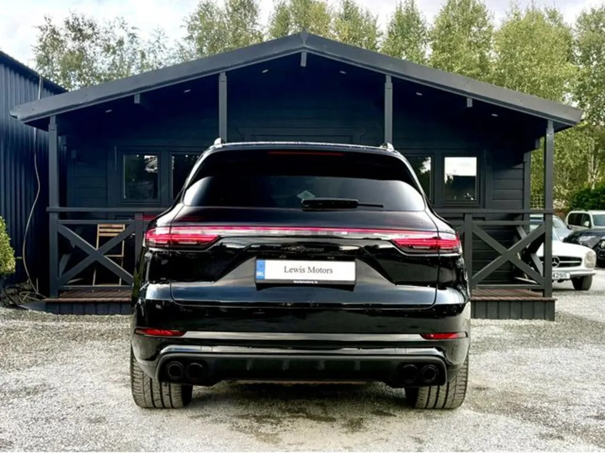 Porsche Cayenne Estate, Petrol Plug-in Hybrid, 2023, Black