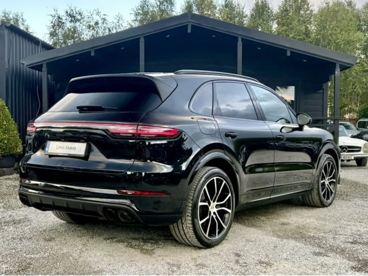 Porsche Cayenne Estate, Petrol Plug-in Hybrid, 2023, Black
