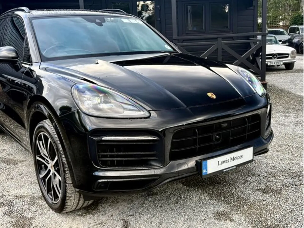 Porsche Cayenne Estate, Petrol Plug-in Hybrid, 2023, Black