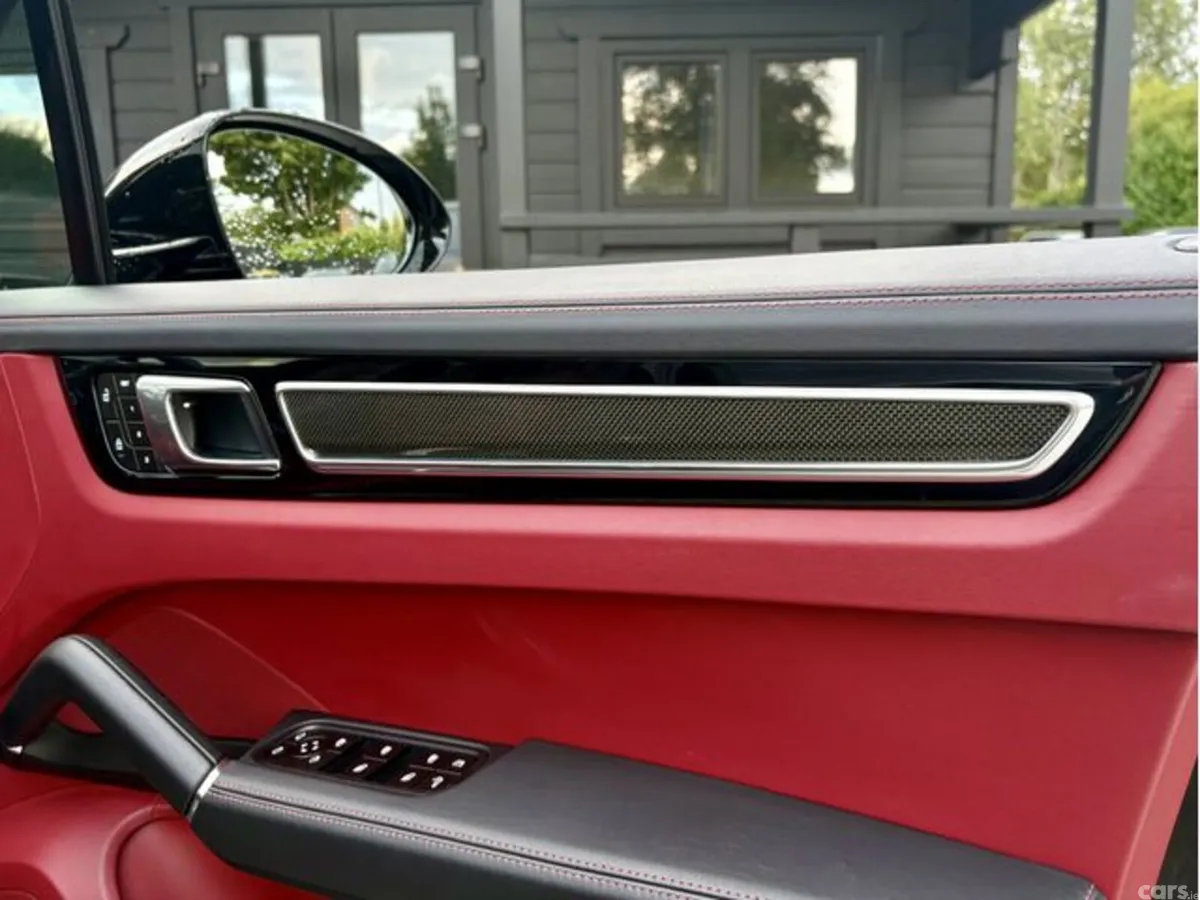 Porsche Cayenne Estate, Petrol Plug-in Hybrid, 2023, Black