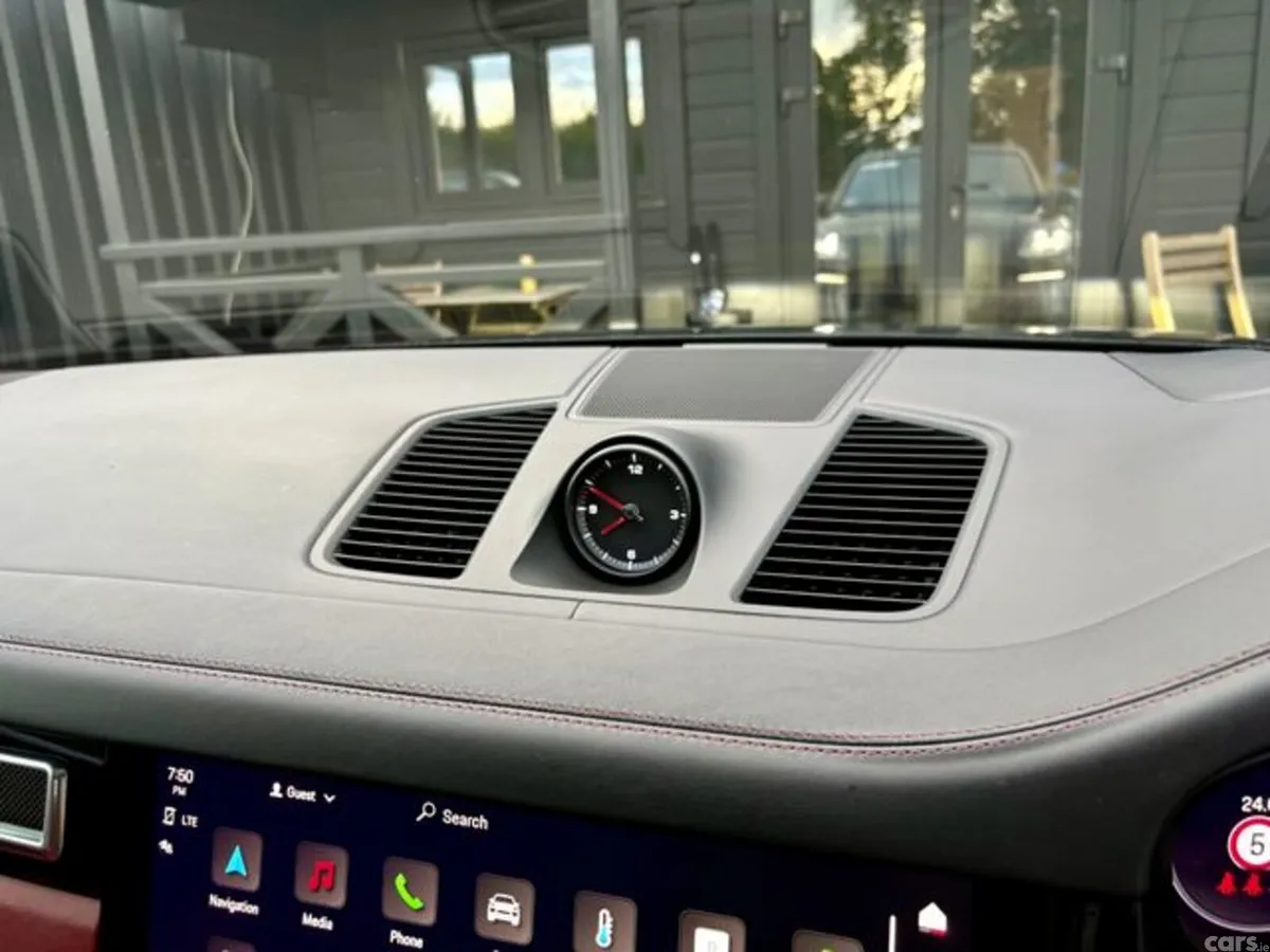 Porsche Cayenne Estate, Petrol Plug-in Hybrid, 2023, Black