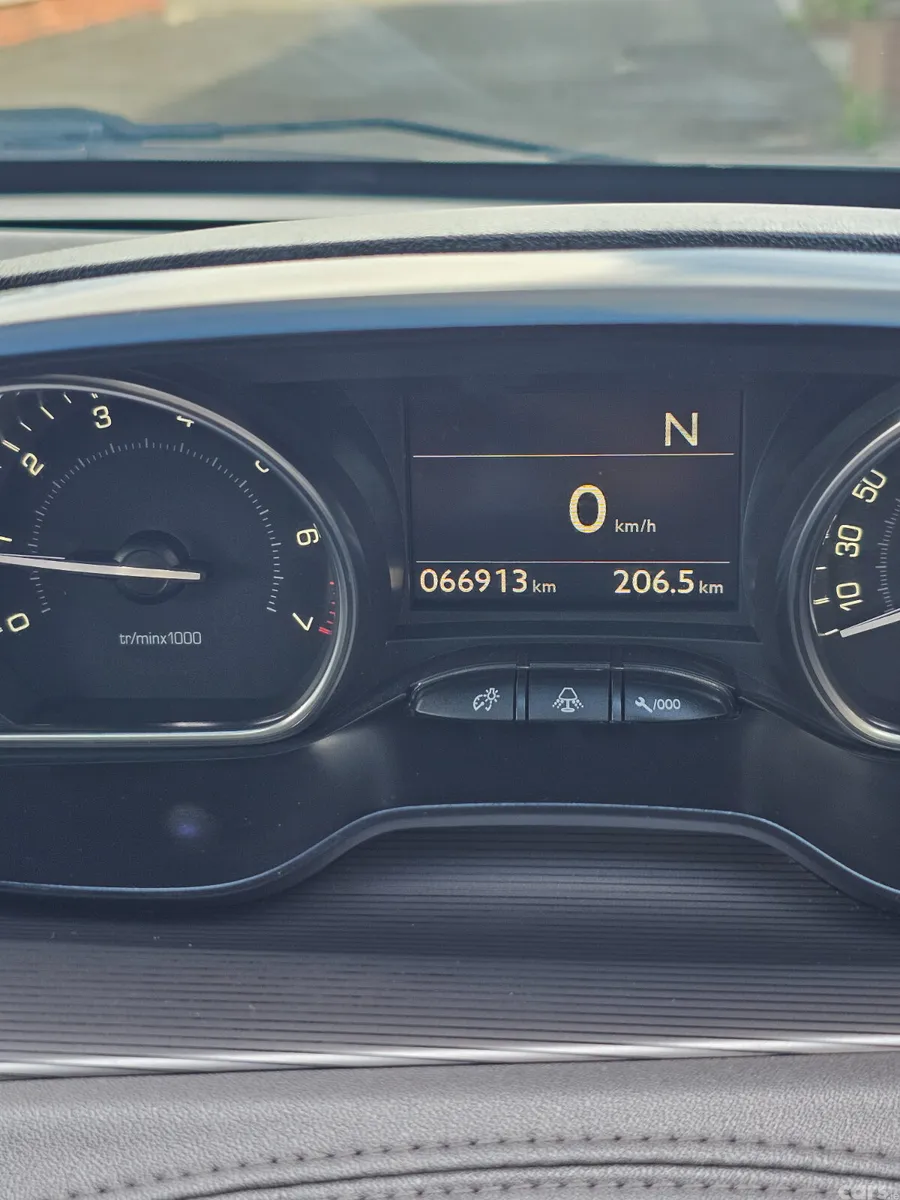 Peugeot 2008 Estate, Petrol, 2014, Grey