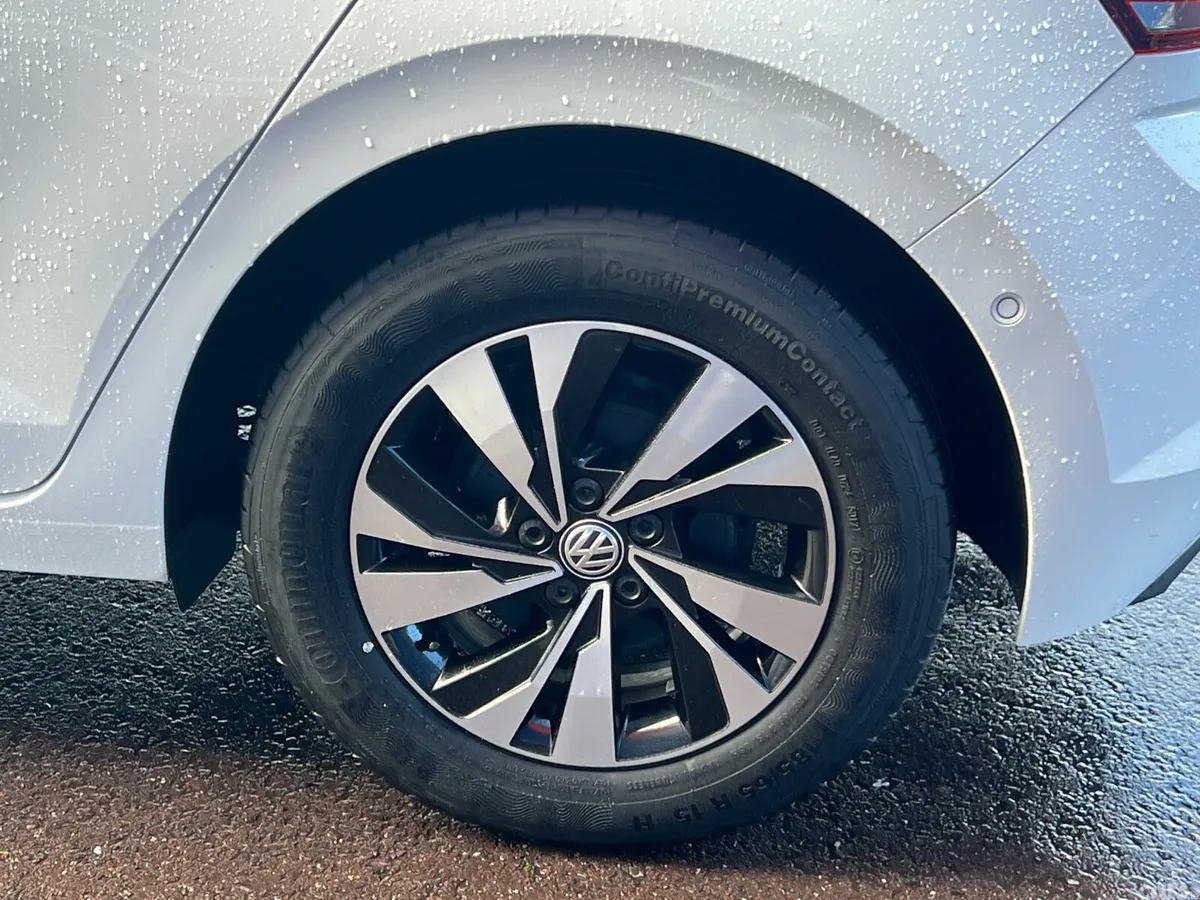 Volkswagen Polo Hatchback, Petrol, 2018, White