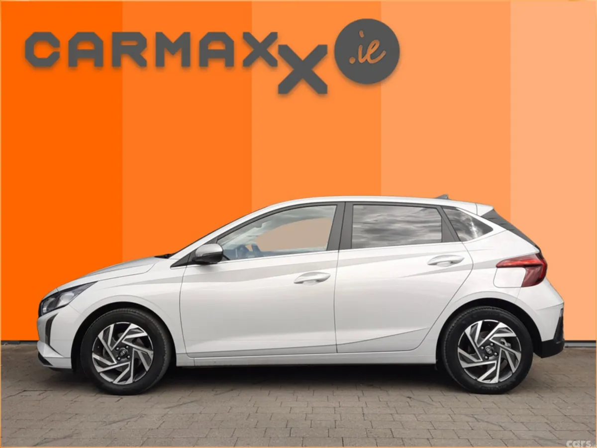 Hyundai i20 Hatchback, Petrol, 2024, Grey