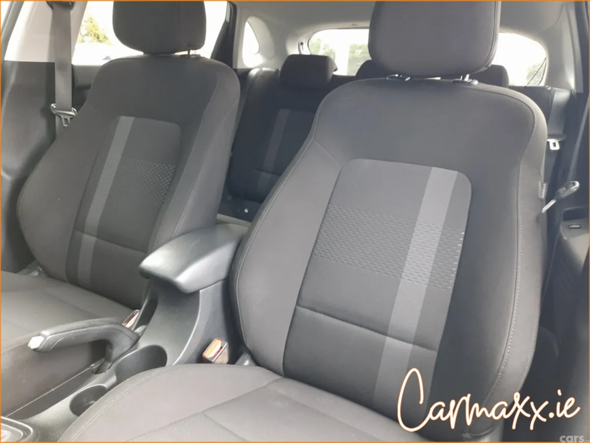 Hyundai i20 Hatchback, Petrol, 2024, Grey