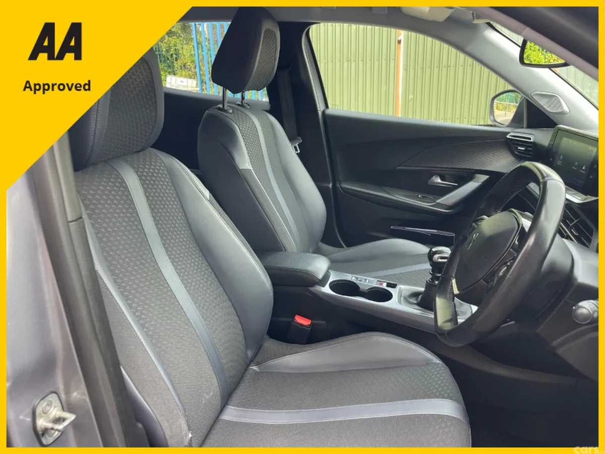 Peugeot 2008 MPV, Petrol, 2020, Grey