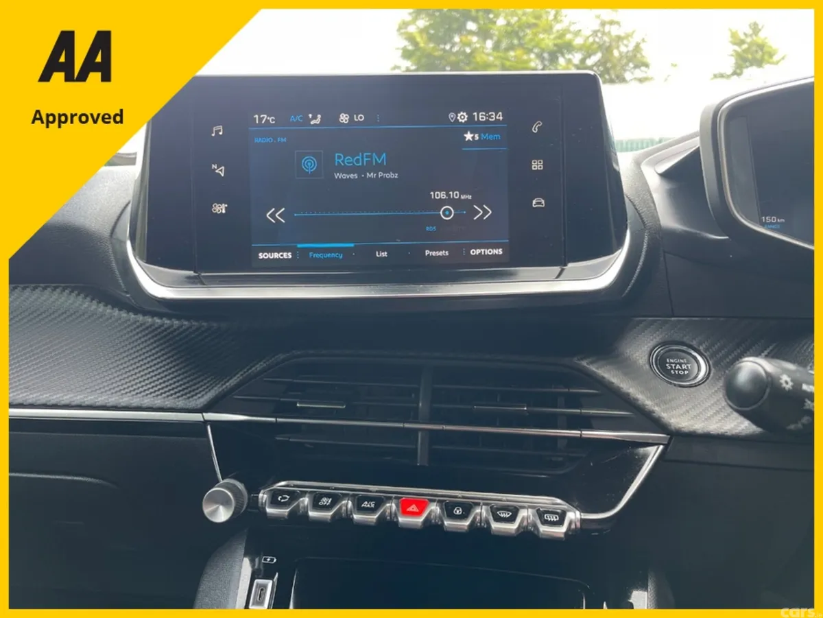 Peugeot 2008 MPV, Petrol, 2020, Grey