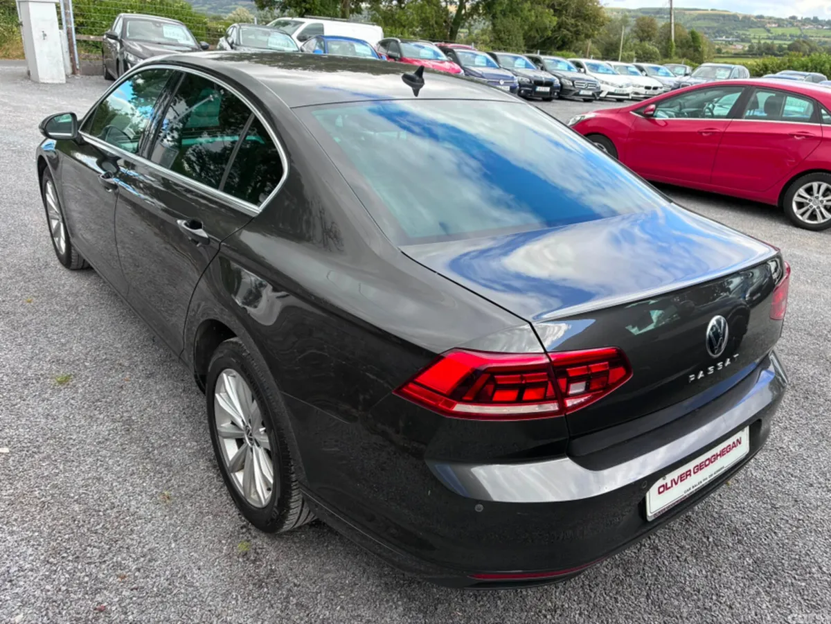 Volkswagen Passat Saloon, Diesel, 2022, Grey