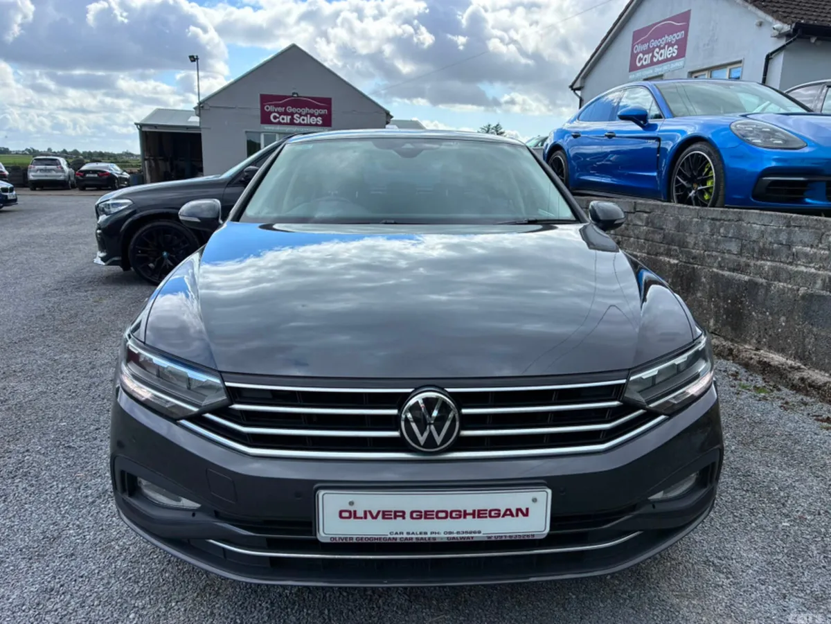 Volkswagen Passat Saloon, Diesel, 2022, Grey