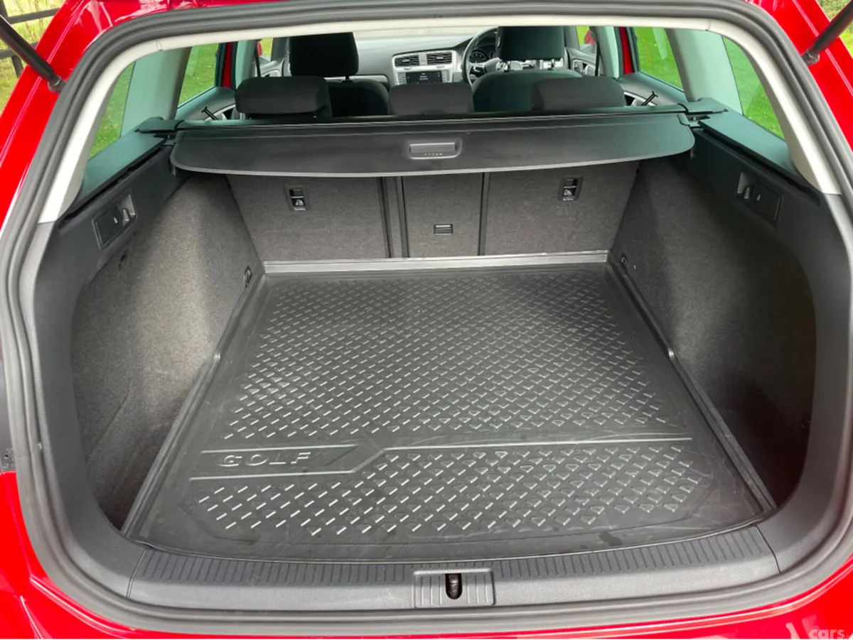 Volkswagen Golf Estate, Petrol, 2015, Red