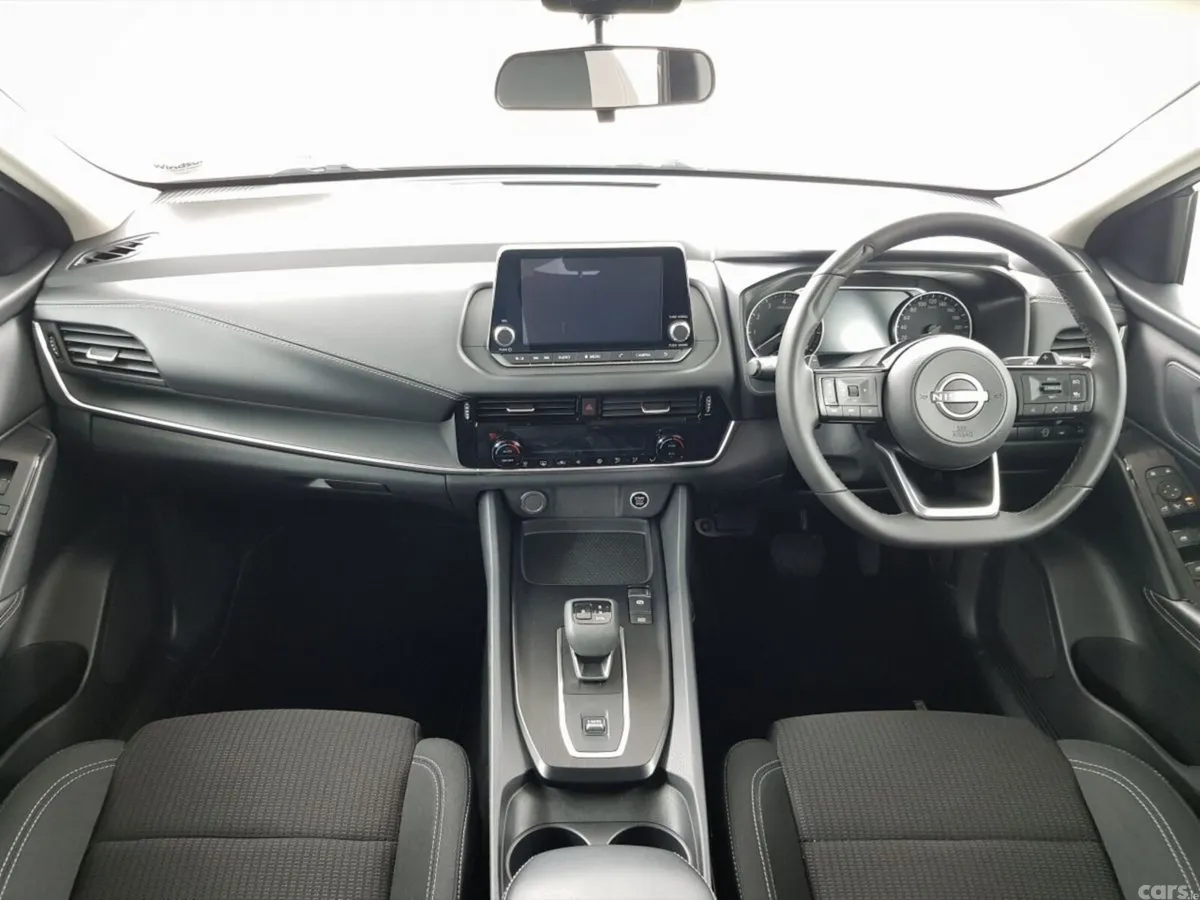 Nissan Qashqai MPV, Petrol Hybrid, 2024, Red