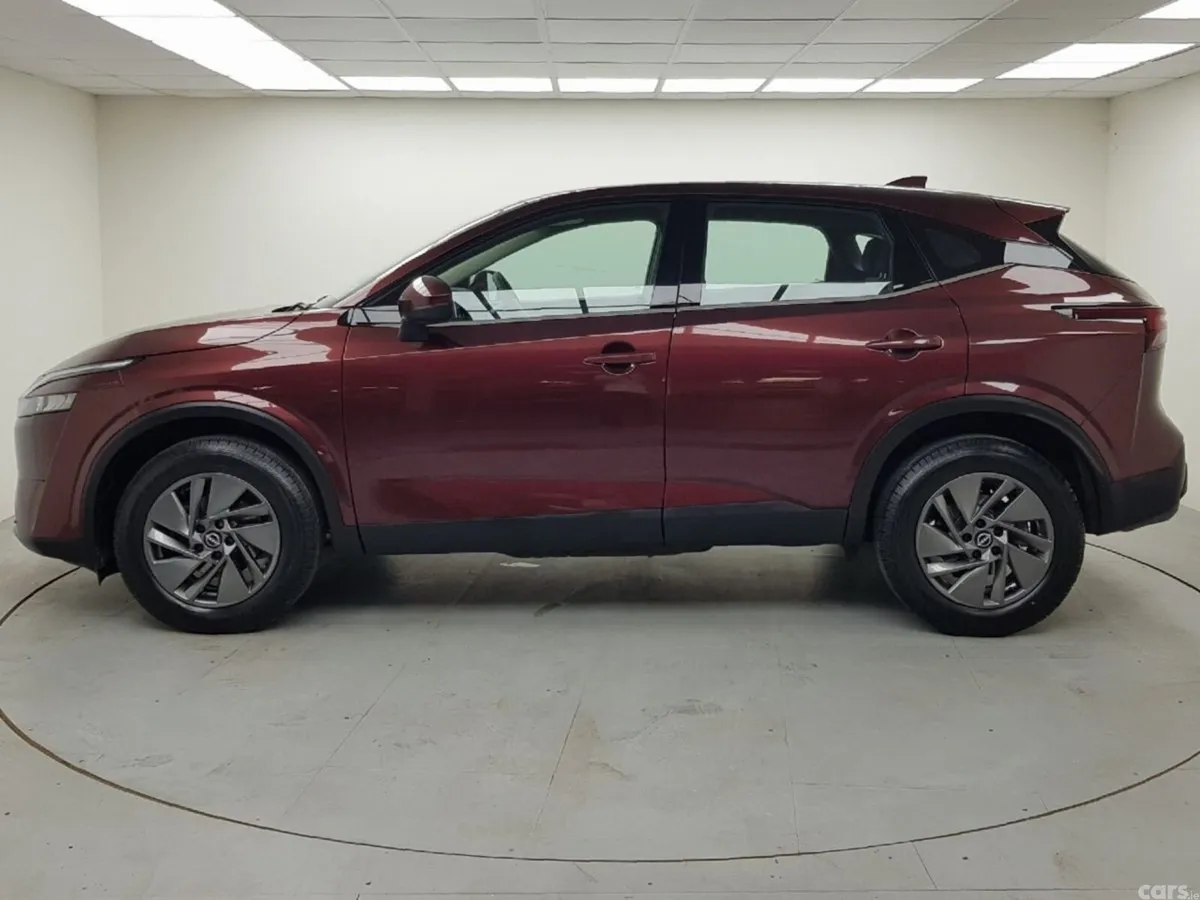 Nissan Qashqai MPV, Petrol Hybrid, 2024, Red