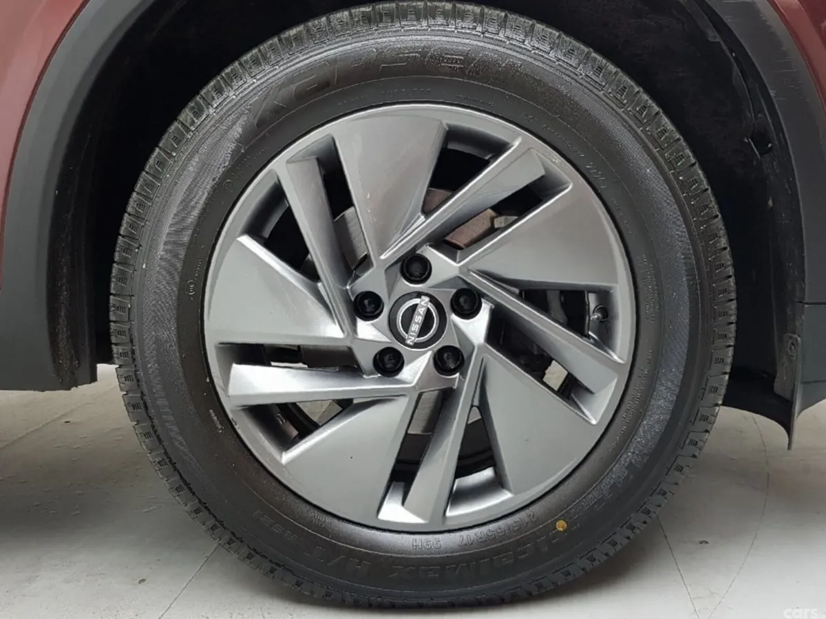 Nissan Qashqai MPV, Petrol Hybrid, 2024, Red