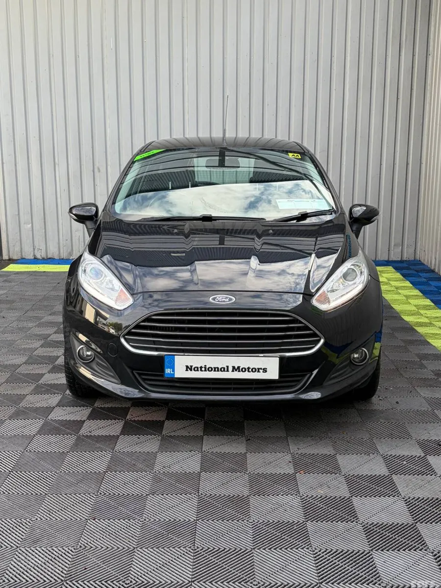Ford Fiesta Hatchback, Petrol, 2015, Black