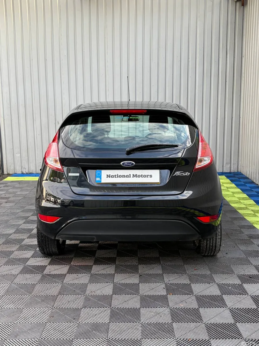 Ford Fiesta Hatchback, Petrol, 2015, Black