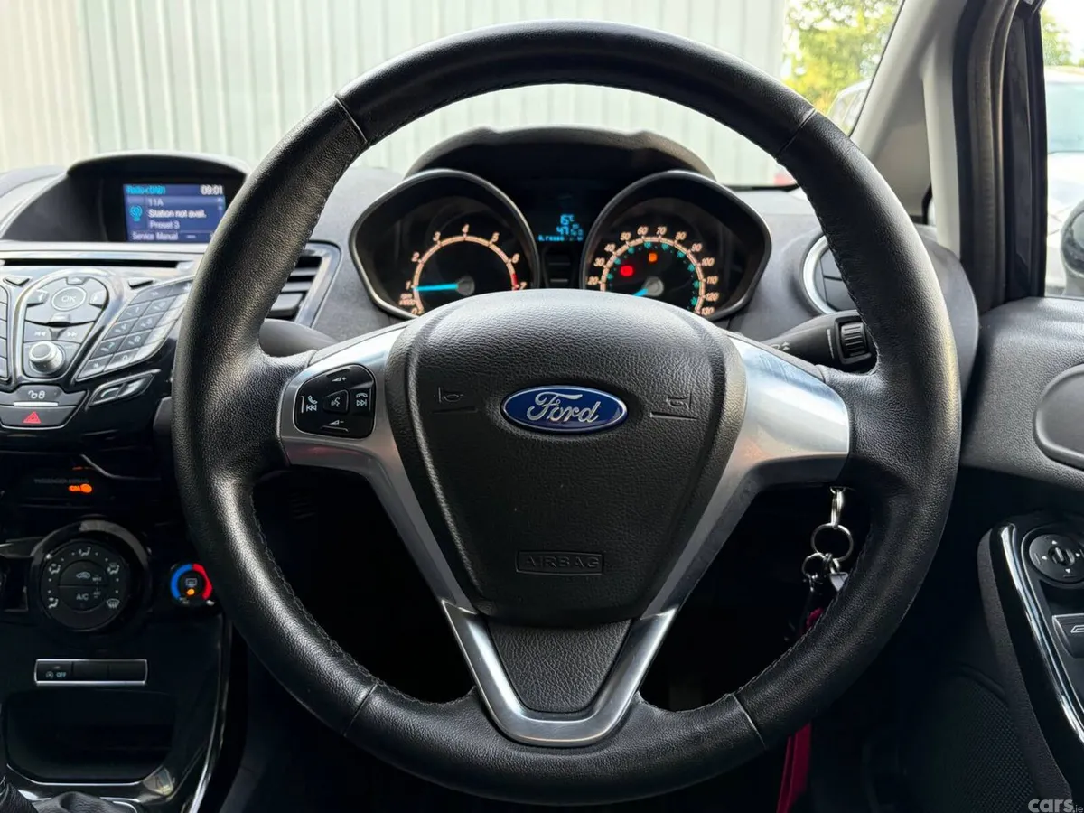 Ford Fiesta Hatchback, Petrol, 2015, Black