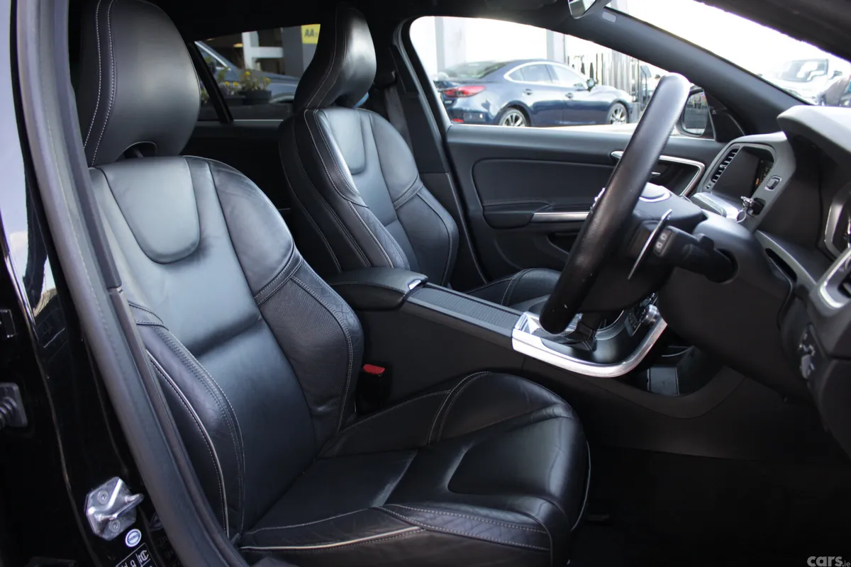 Volvo V60 Estate, Diesel, 2017, Black